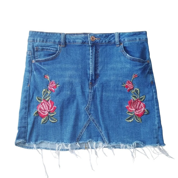 Streetwear Society Denim Jean Cutoff  Skirt Embroidered Stretch L - Picture 1 of 7